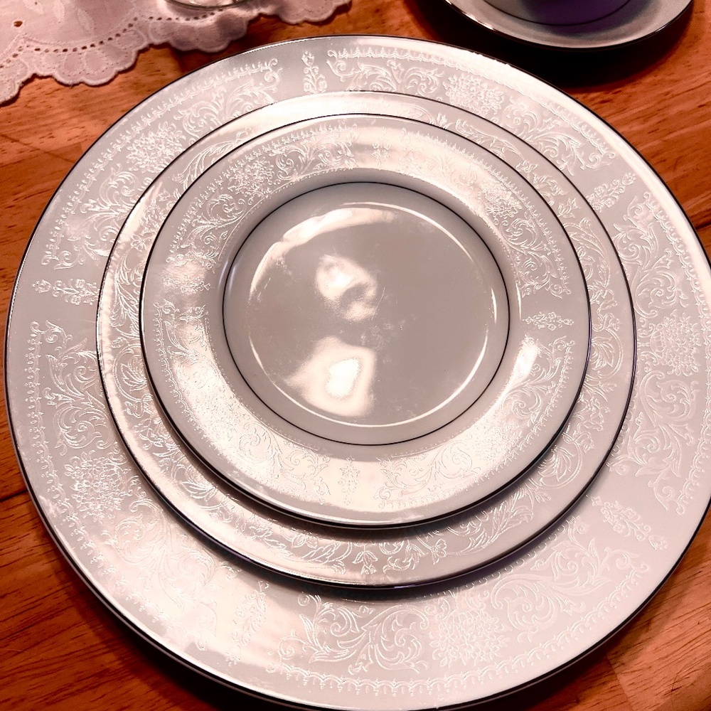 American Limoges porcelain dinner set